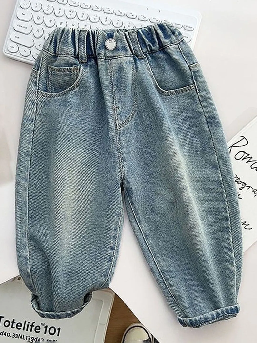 FOREVER FRIDAY Boys Comfort Fit Heavy Fade Mid-Rise Cotton Jeans